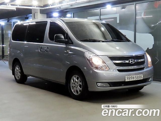 Hyundai Grand Starex 5-Seater LPi VAN CVX Luxury 2015 — фото 1