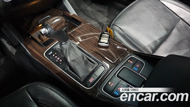 Kia K7 LPI 3.0 Luxury 2016 — фото 9