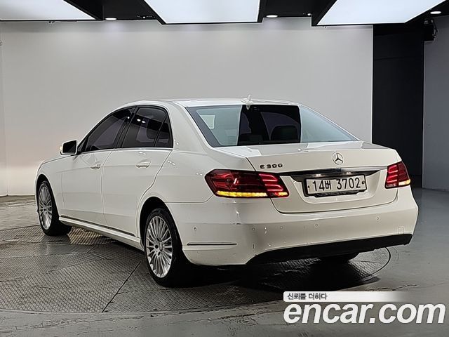 Mercedes-Benz E-Class (W212) E200 Elegance 2014 — фото 3