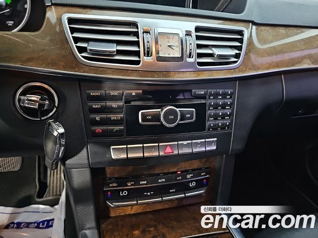 Mercedes-Benz E-Class (W212) E200 Elegance 2014 — фото 18