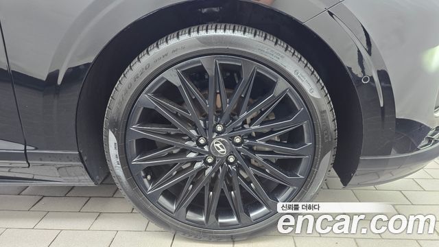 Hyundai Grandeur (GN7) 2,5 Gasoline 2WD Calligraphy 2025 — фото 21