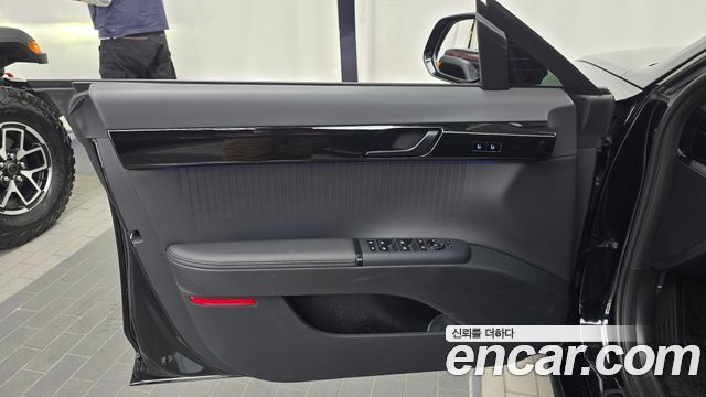 Hyundai Grandeur (GN7) 2,5 Gasoline 2WD Calligraphy 2025 — фото 24