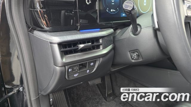Hyundai Grandeur (GN7) 2,5 Gasoline 2WD Calligraphy 2025 — фото 28