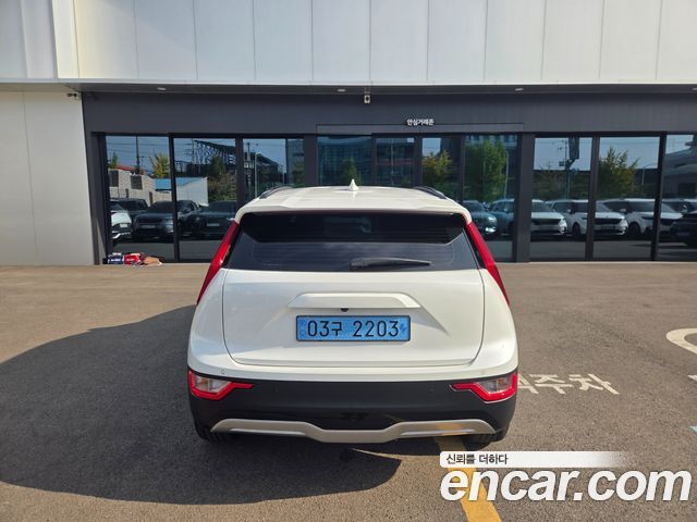 Kia Niro EV Air 2023 — фото 3