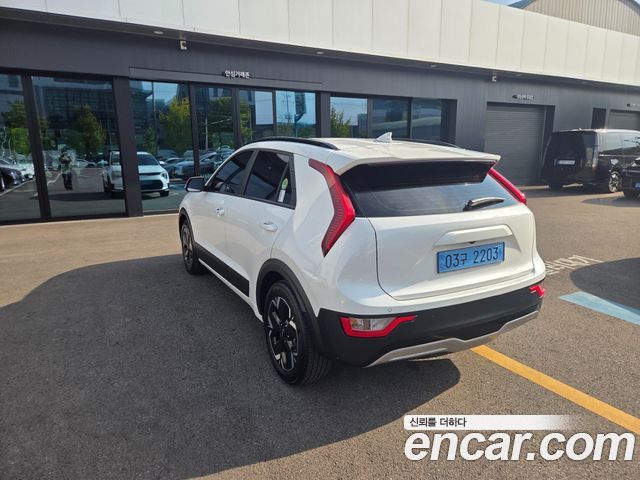 Kia Niro EV Air 2023 — фото 4