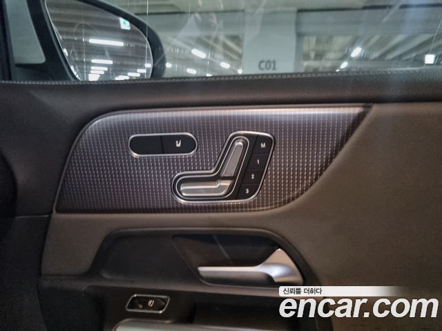 Mercedes-Benz EQB (X243) EQB300 4MATIC Electric Art 2024 — фото 7