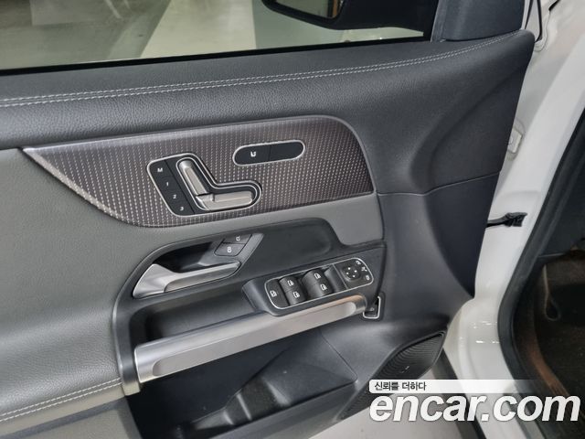 Mercedes-Benz EQB (X243) EQB300 4MATIC Electric Art 2024 — фото 9