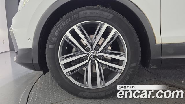 Volkswagen Tiguan (II) 2.0 TDI Prestige 2023 — фото 5