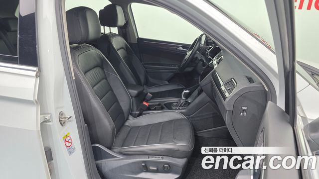 Volkswagen Tiguan (II) 2.0 TDI Prestige 2023 — фото 11