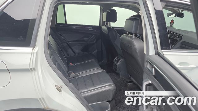 Volkswagen Tiguan (II) 2.0 TDI Prestige 2023 — фото 12