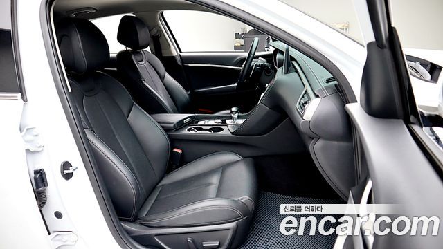 Genesis G70 2.2D Advanced 2019 — фото 23