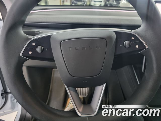 Tesla Model Y Long Range AWD 2025 — фото 6