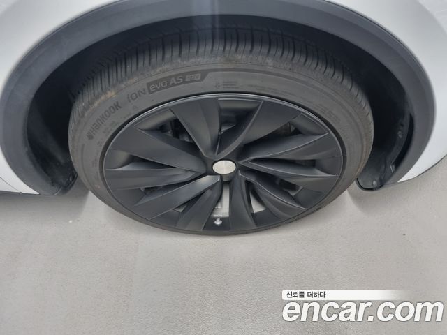 Tesla Model Y Long Range AWD 2025 — фото 20
