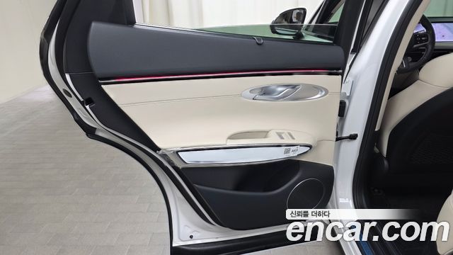 Genesis GV70 2.5T Gasoline AWD 2025 — фото 25