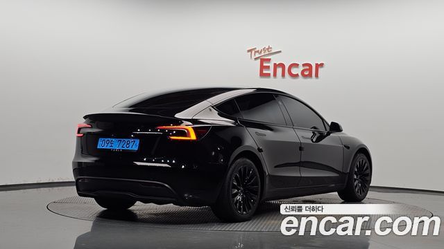 Tesla Model 3 Premium Long Range RWD 2026 — фото 2
