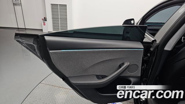 Tesla Model 3 Premium Long Range RWD 2026 — фото 25