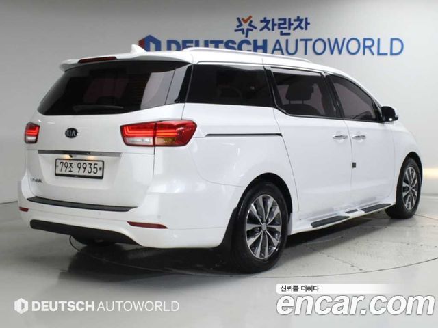 Kia Carnival 11-seater Noblesse 2018 — фото 2