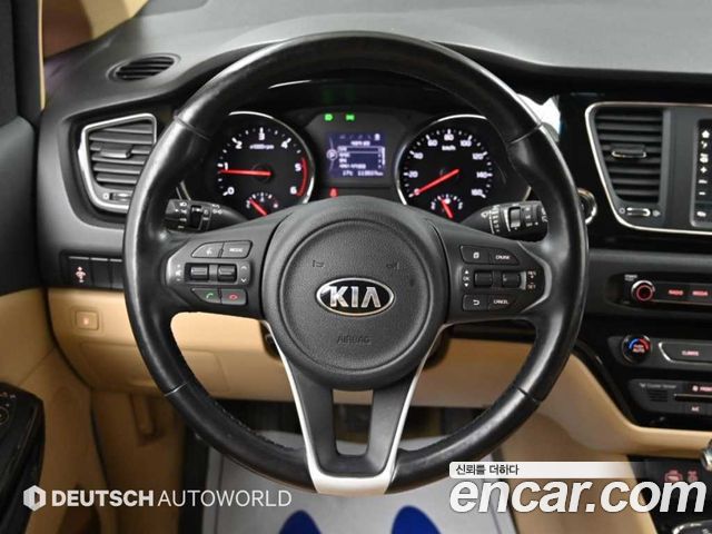 Kia Carnival 11-seater Noblesse 2018 — фото 17
