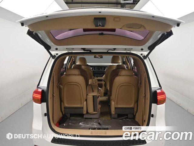Kia Carnival 11-seater Noblesse 2018 — фото 23