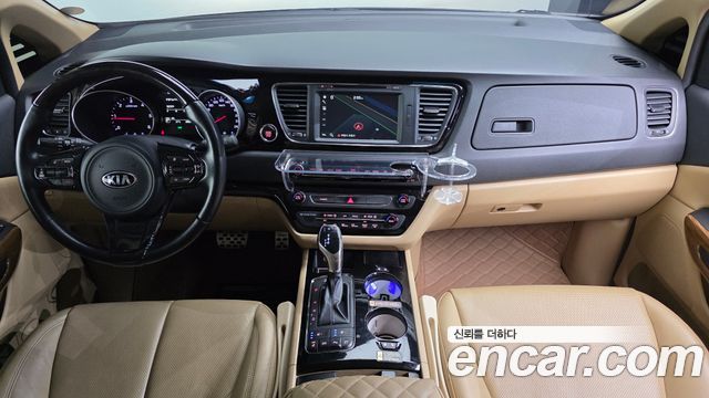 Kia Carnival 7-seater Hi-limousine VIP 2016 — фото 7