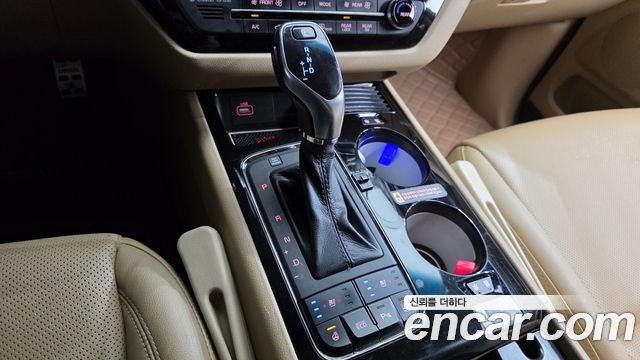 Kia Carnival 7-seater Hi-limousine VIP 2016 — фото 9
