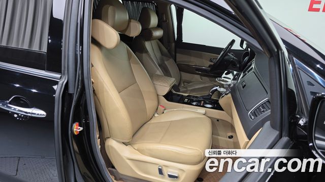 Kia Carnival 7-seater Hi-limousine VIP 2016 — фото 12