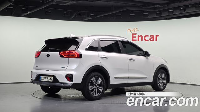 Kia Niro 1.6 HEV Prestige 2021 — фото 2