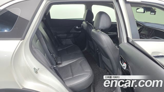 Kia Niro 1.6 HEV Prestige 2021 — фото 12