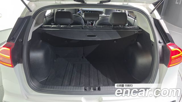 Kia Niro 1.6 HEV Prestige 2021 — фото 20