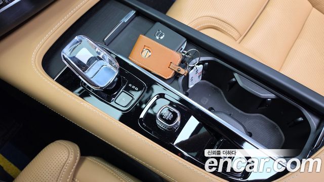 Volvo XC90 (II) T8 Ultimate Bright Hybrid 2024 — фото 9