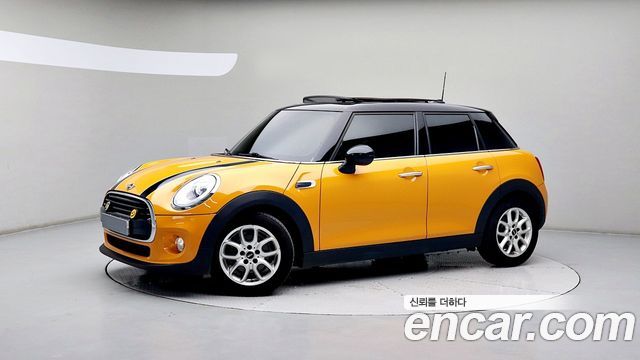 MINI Cooper 5Door HIGH 3rd 2018 — фото 3