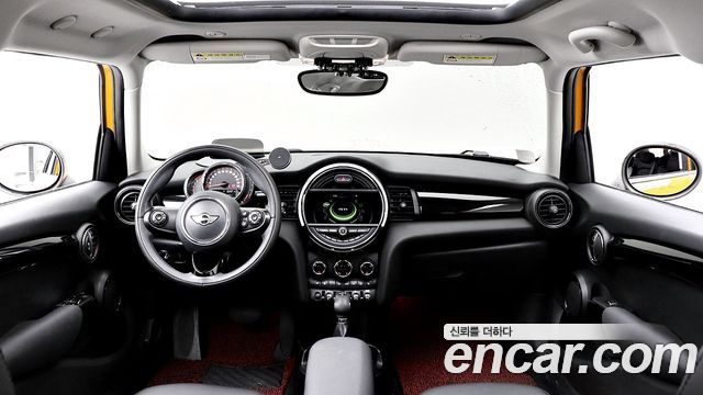 MINI Cooper 5Door HIGH 3rd 2018 — фото 7