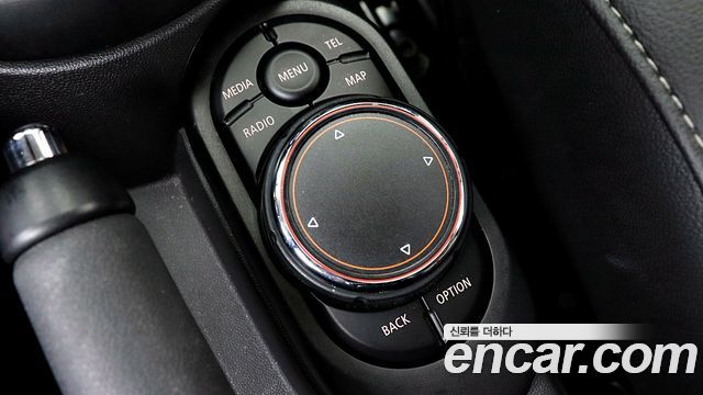 MINI Cooper 5Door HIGH 3rd 2018 — фото 19