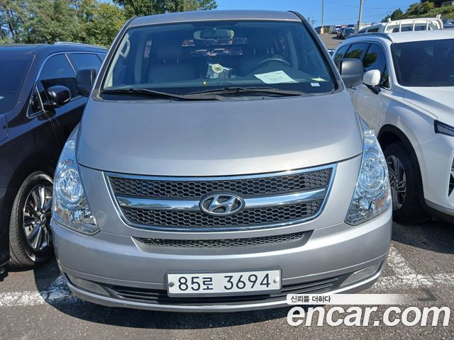 Hyundai Grand Starex 5-Seater VAN CVX Luxury