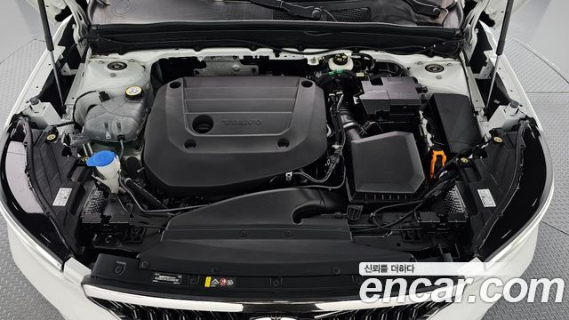 Volvo XC40 B4 Ultra Bright 2025 — фото 6