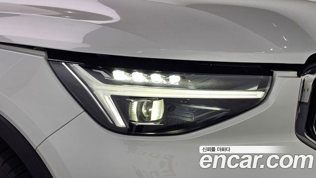 Volvo XC40 B4 Ultra Bright 2025 — фото 22