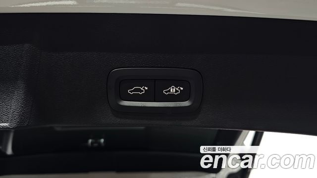 Volvo XC40 B4 Ultra Bright 2025 — фото 36