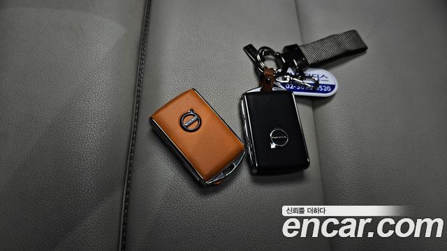 Volvo XC40 B4 Ultra Bright 2025 — фото 37