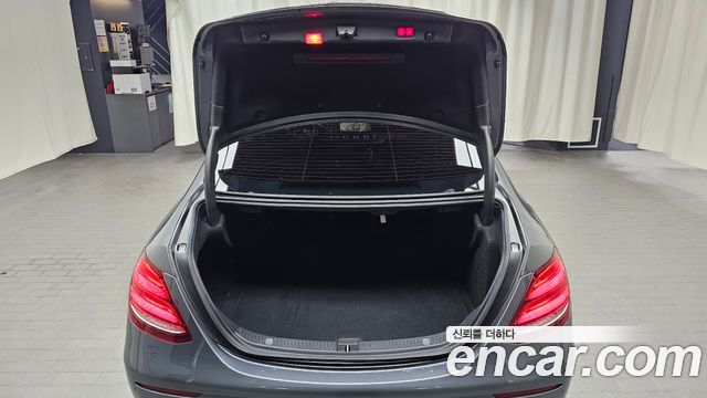 Mercedes-Benz E-Class (W213) E300 Exclusive 2017 — фото 18