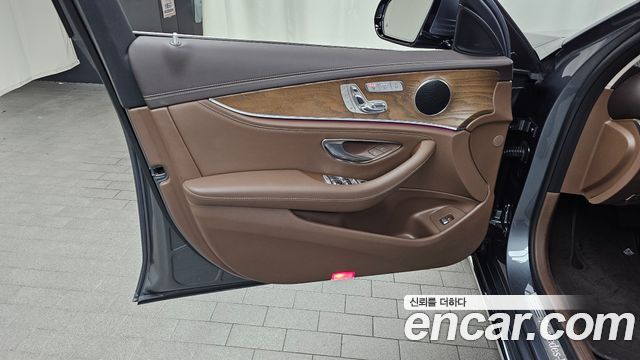 Mercedes-Benz E-Class (W213) E300 Exclusive 2017 — фото 24