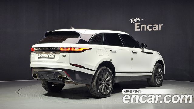 Land Rover Range Rover Velar 3.0 D300 R-Dynamic SE 2018 — фото 2