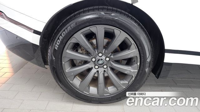 Land Rover Range Rover Velar 3.0 D300 R-Dynamic SE 2018 — фото 5