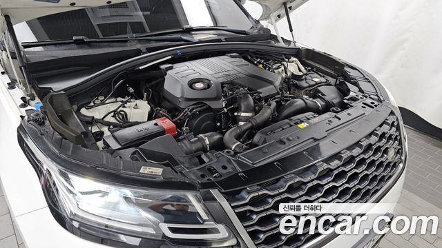 Land Rover Range Rover Velar 3.0 D300 R-Dynamic SE 2018 — фото 6
