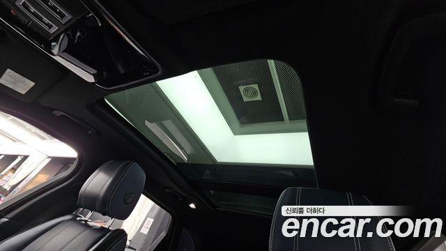 Land Rover Range Rover Velar 3.0 D300 R-Dynamic SE 2018 — фото 18