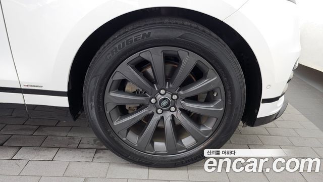 Land Rover Range Rover Velar 3.0 D300 R-Dynamic SE 2018 — фото 21
