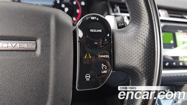 Land Rover Range Rover Velar 3.0 D300 R-Dynamic SE 2018 — фото 27