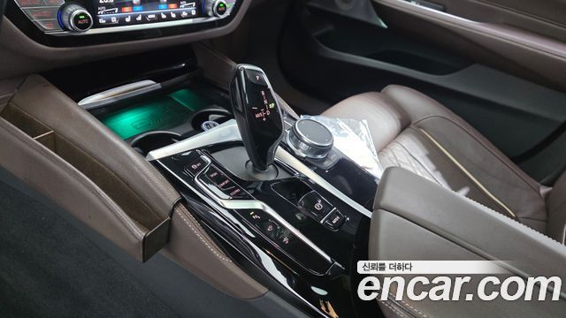 BMW 6 Series GT (G32) 640i xDrive M Sport 2023 — фото 9
