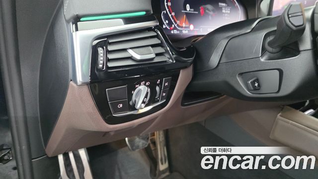 BMW 6 Series GT (G32) 640i xDrive M Sport 2023 — фото 28