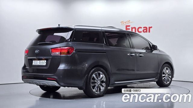 Kia Carnival 9-seater Prestige 2018 — фото 2