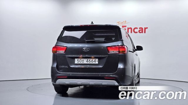 Kia Carnival 9-seater Prestige 2018 — фото 4